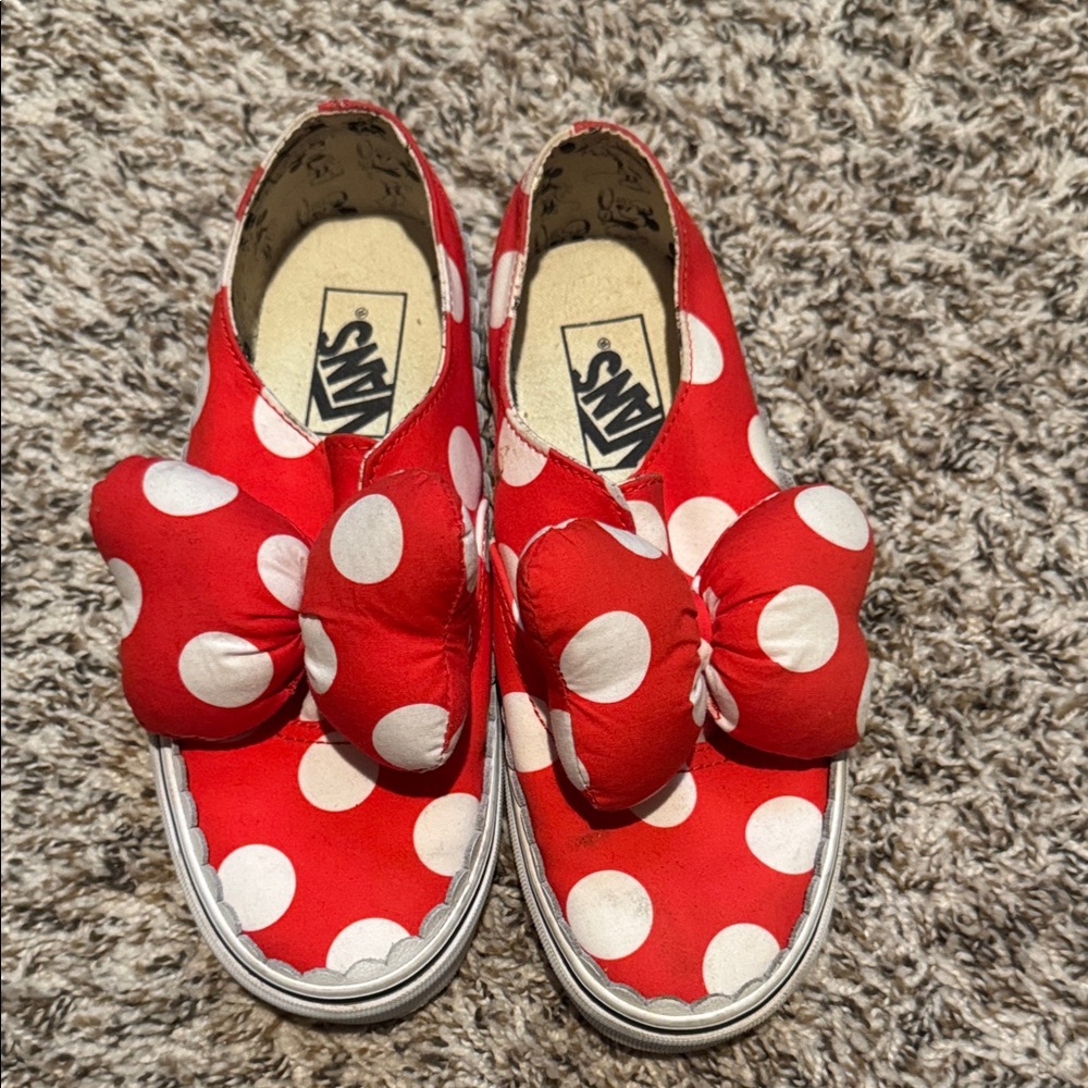 Vans Women’s Minnie Mouse Sneakers. Size 6. Worn a few times.